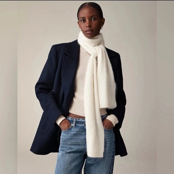 NWOT J. Crew Brushed Cashmere Scarf in Cream/Ivory Luxe Fuzzy - Picture 1 of 16